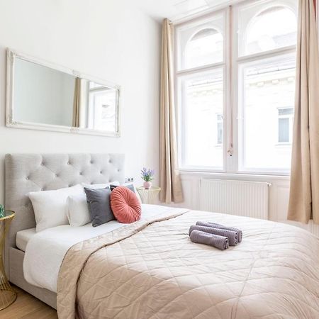 Exclusive Central Apartment Next To The Fashion Street Budapest Eksteriør bilde